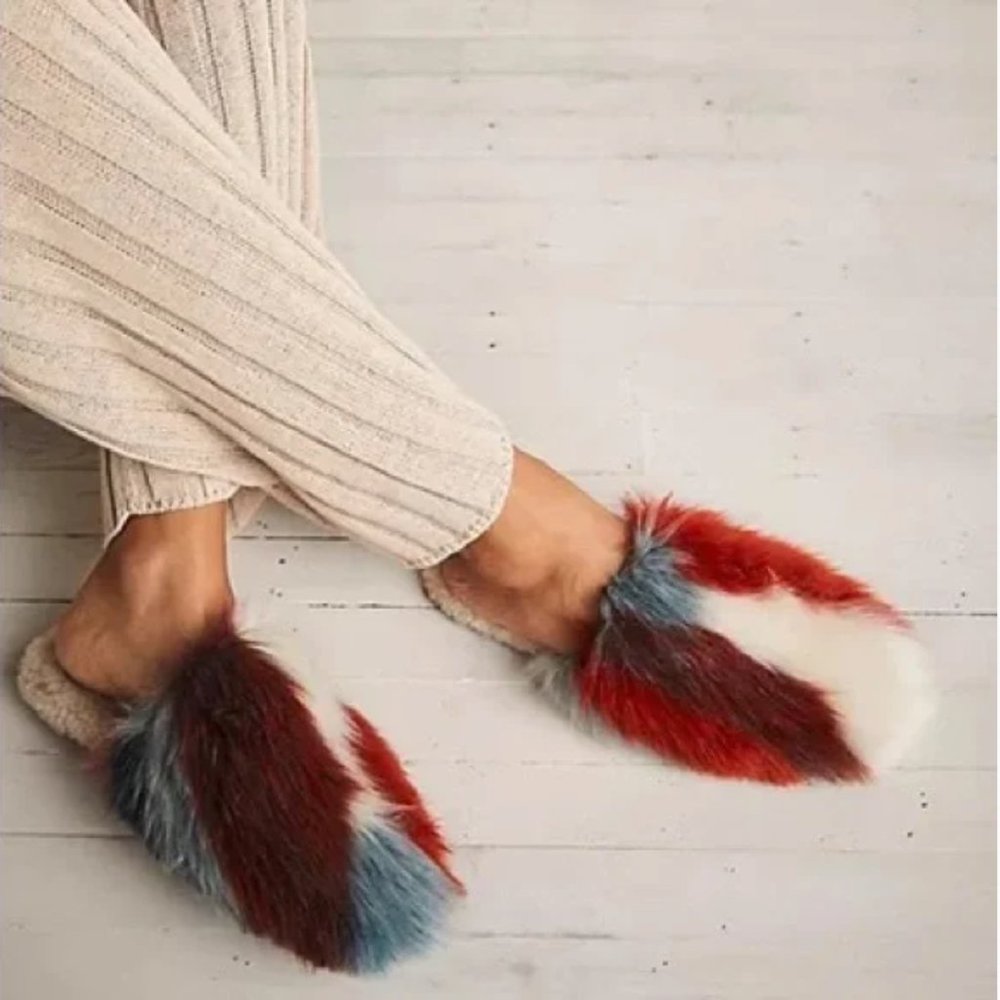 NWT FREE PEOPLE DAYLIGHTS SLIPPERS - FAUX FUR, LOUNGE - SOLD OUT! RETAIL $98-NEW